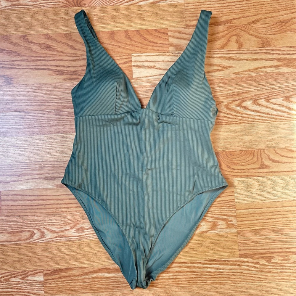 H&M Green Ribbed One-Piece Swimsuit